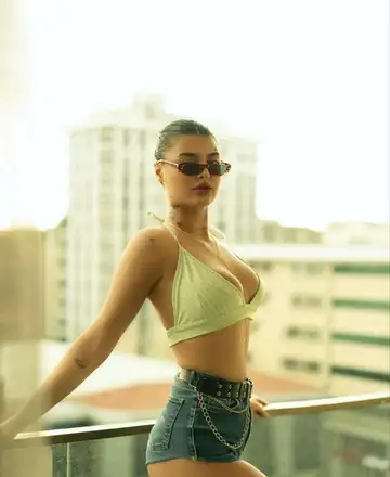 Jasmin preview