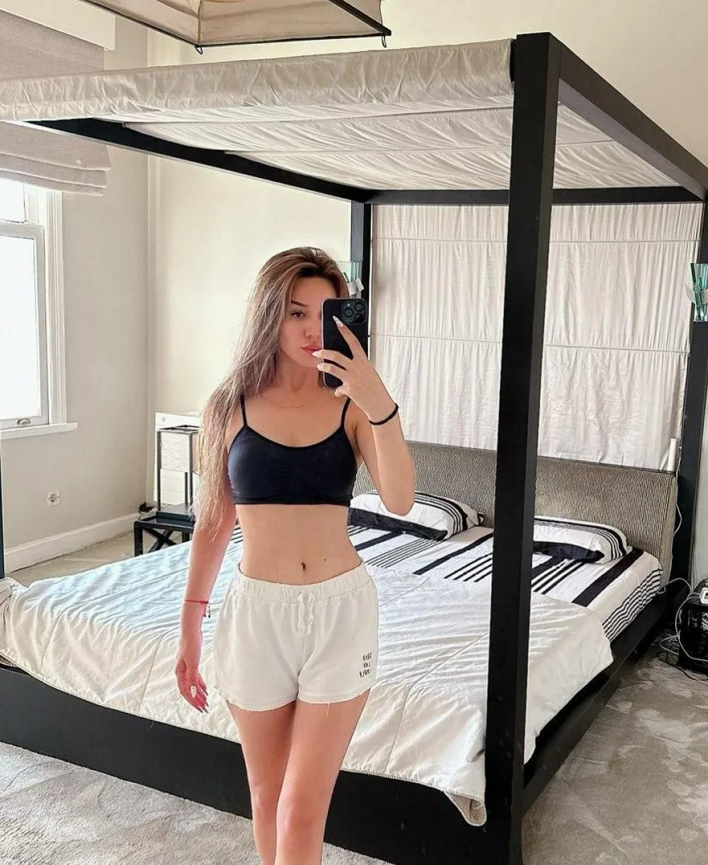 Mia