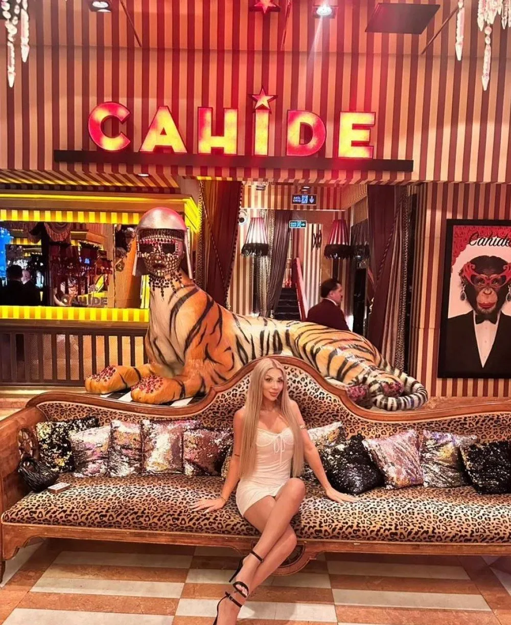 Burcu photo 3