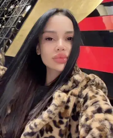 Selena preview