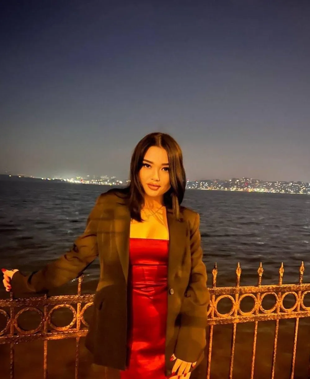 Olivia photo 3