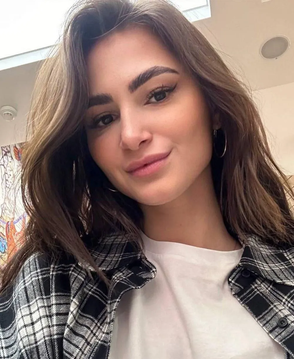 Alena photo 1