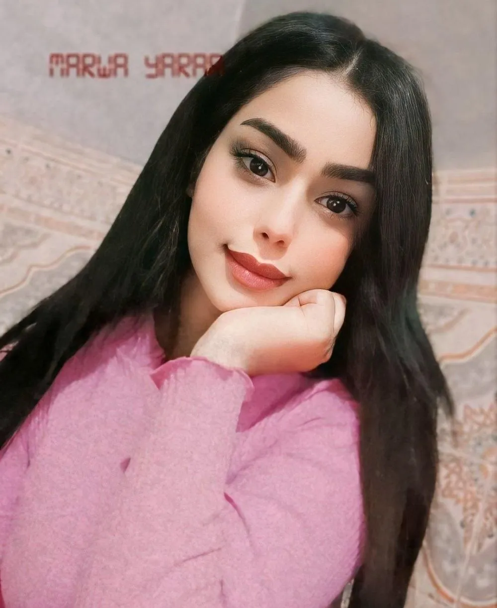 Layal & Samya "duo with girl" photo 3